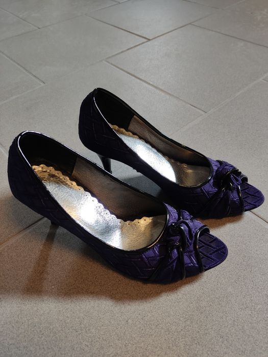 Buty na obcasie z odkrytymi palcami