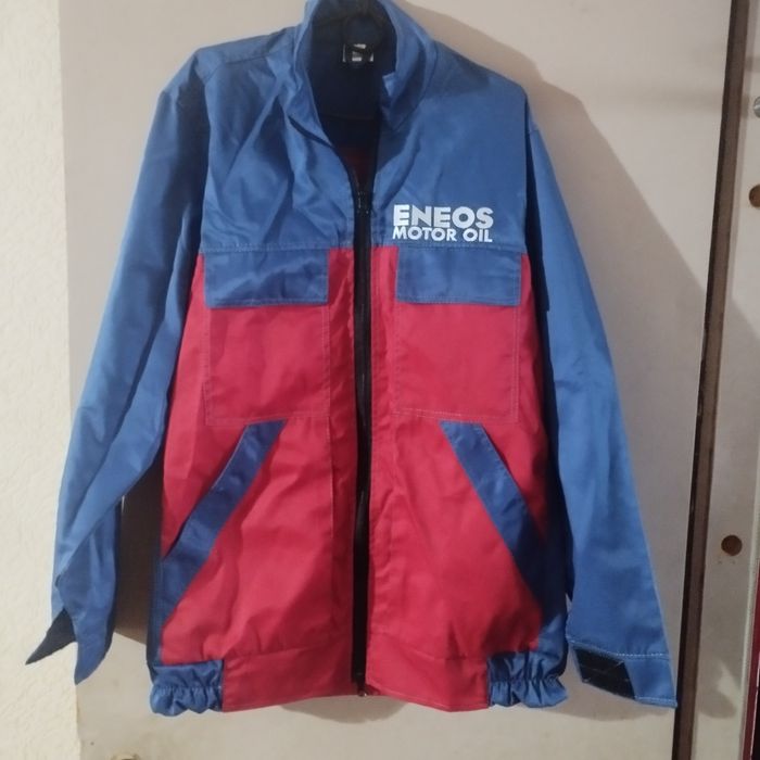 Продам новый комбинезон и куртка размер 50-52 написано L цена 1500