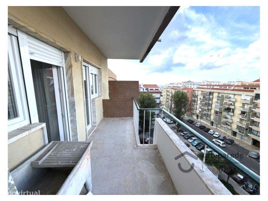 Apartamento T2 remodelado, Figueirinha Oeiras.