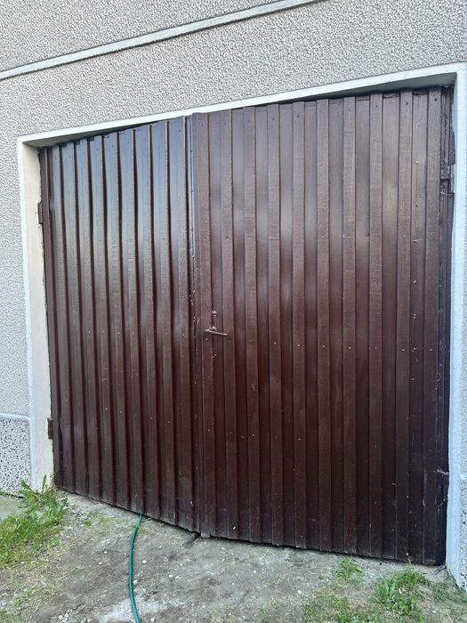 Sprzedam drzwi garażowe metalowe