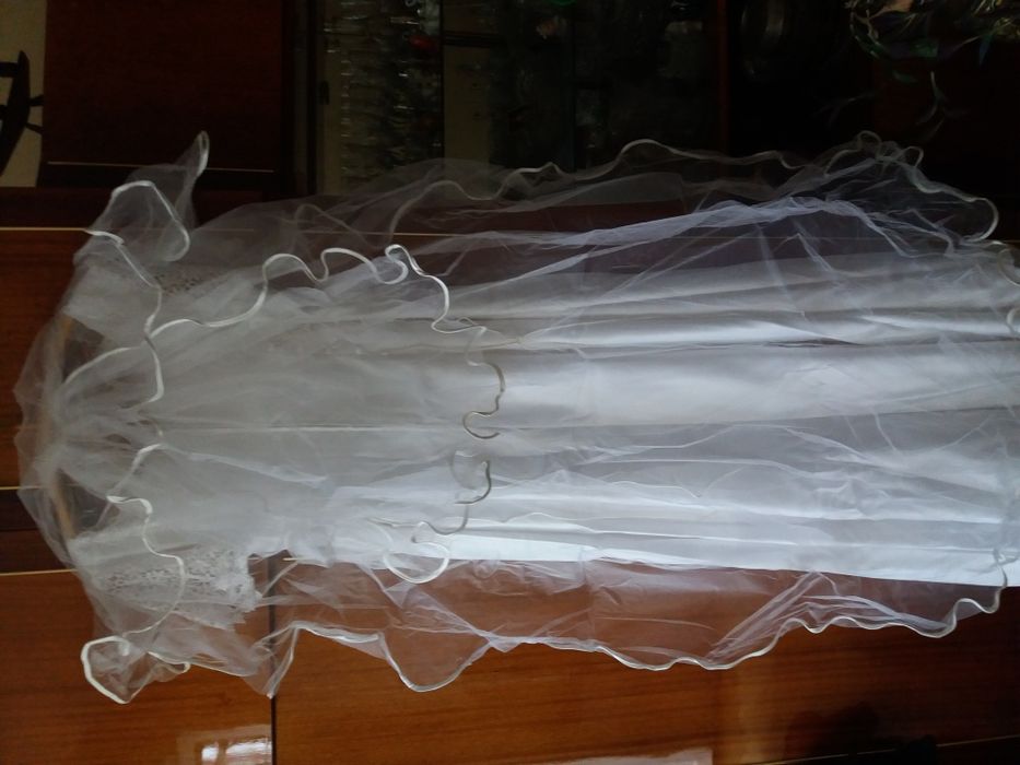 Фата довга 3- х ярусна не вінчана