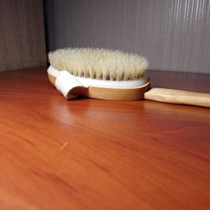 Щетка-массажер для душа SPL