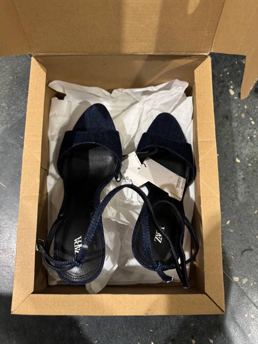 Нові туфлі ZARA на підборах