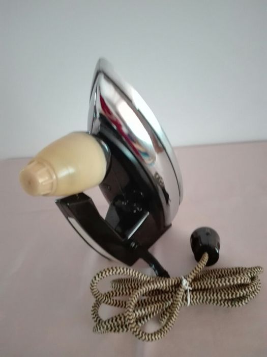 Żelazko zabytkowe, sprawne, z PRL-U