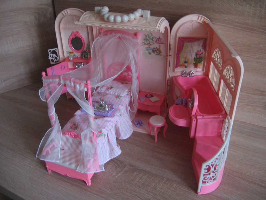 Domek dla lalek Barbie w walizce - Unikat
