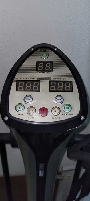 Plataforma oscilante e vibratória com tubos de resistência