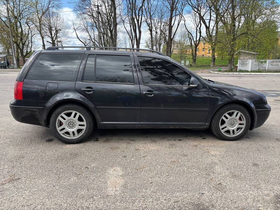 Авто golf 4 дизель 1,9 (військовим, бо ввезено через фонд)