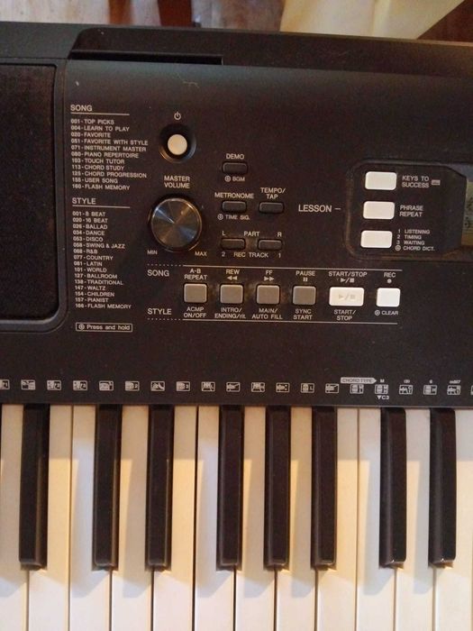Teclado Yamaha PSR E363