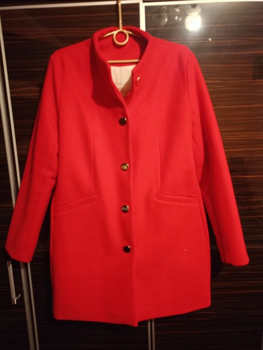 Sprzedam płaszcz czerwony