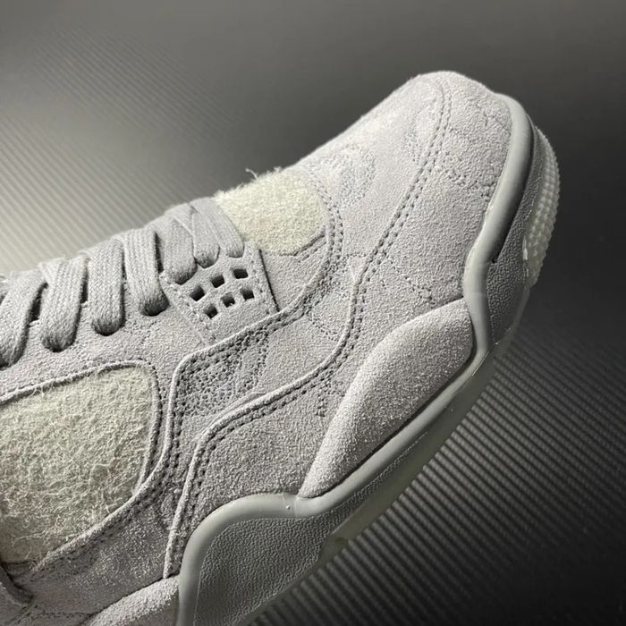 Air Jordan 4 Kaws