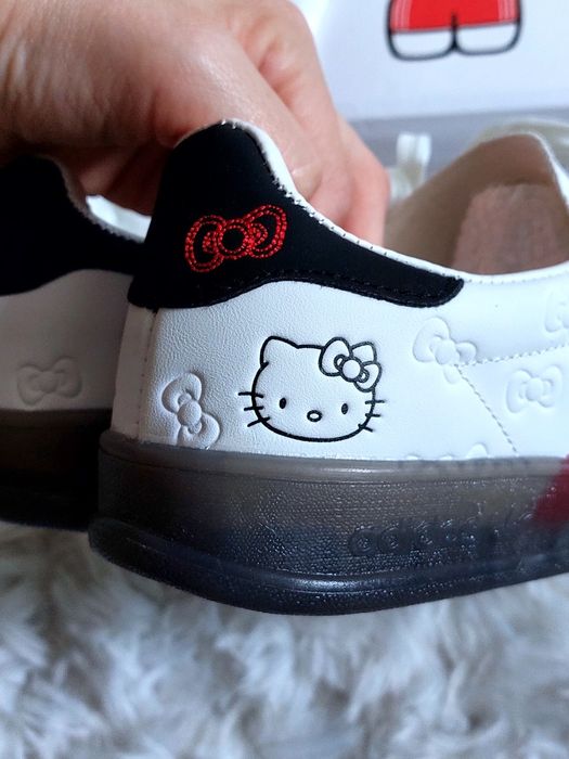 Кросівки хелоу кітті, хелоу кіті, adidas kitty, adidas gazelle