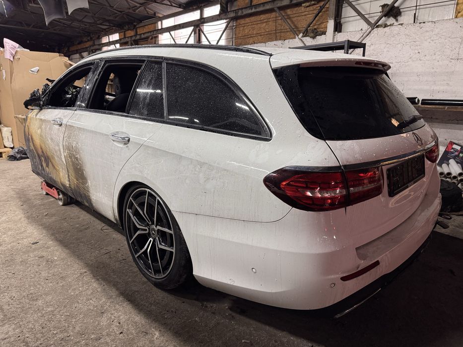 Mercedes Benz W213 na czesci BRAK LAMP