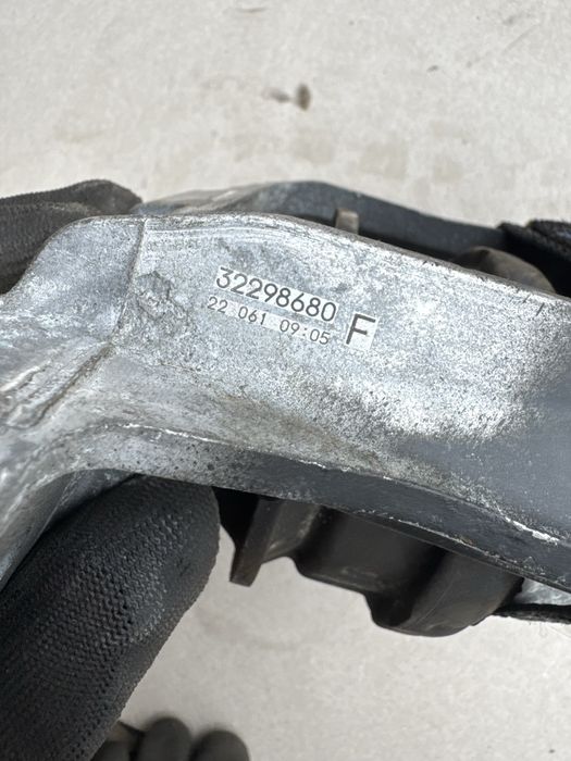 Volvo v90,s90,xc90,xc60 poduszka silnika 31480,353