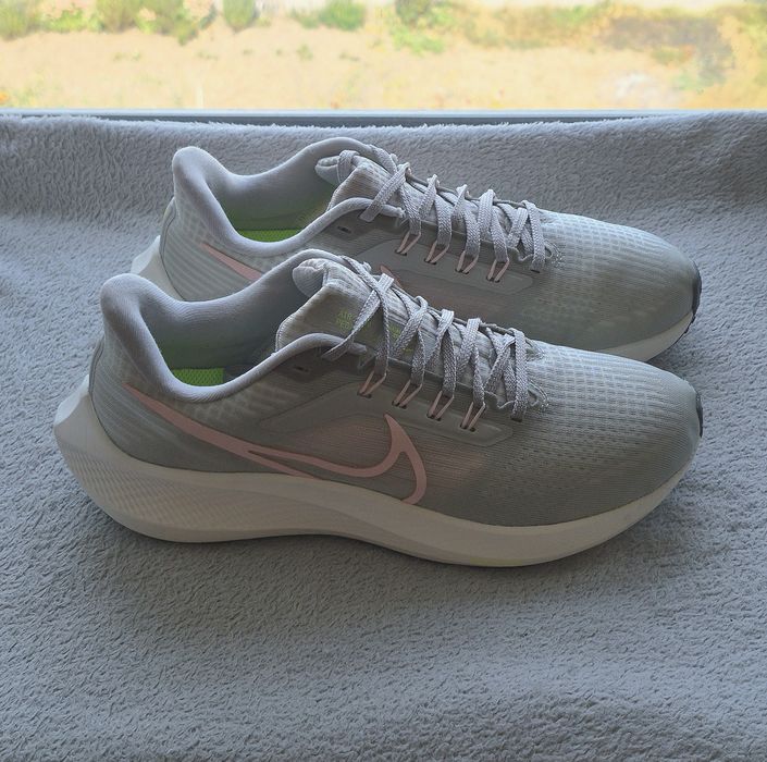 Кросівки 40р . Nike