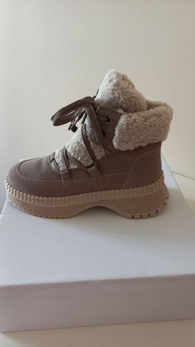 Жіночі зимові чоботи Еstro