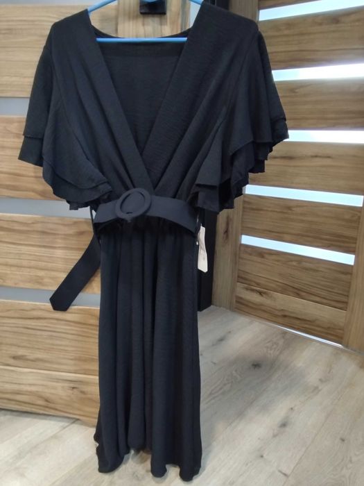 Piękna damska sukienka czarna NOWA !!!