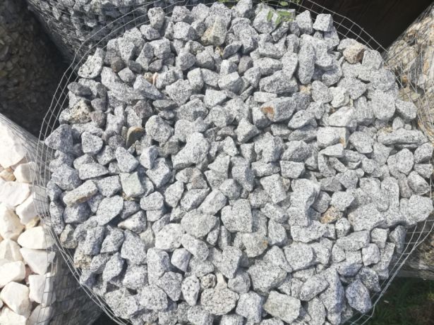 Granitowy grys dalmatyńczyk szary kamień naturalny tona z dostawą głaz