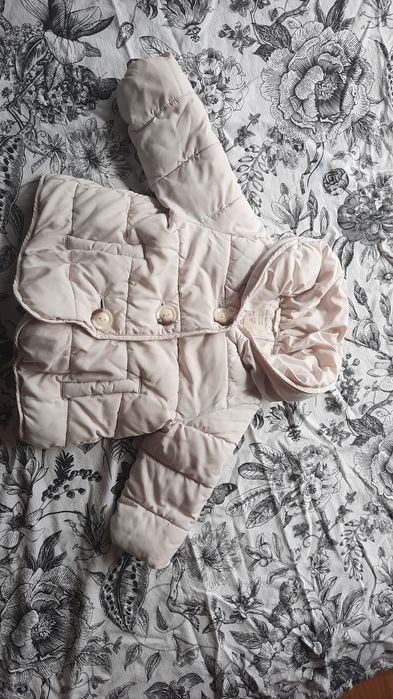 Kremowa kurtka płaszczyk Zara roz. 80