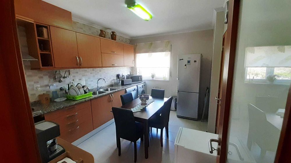 Apartamento Triplex T3+1 nas Caldas da Rainha em Condomínio com Piscina
