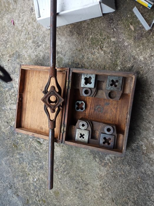 Aparelho de fazer roscas