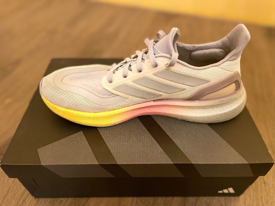 Чоловічі бігові кросівки Adidas PureBoost 5