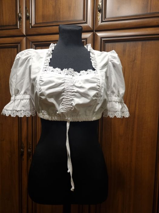 Krótki bialy top XS/ S Distler oryginalna krotka bluzeczka sexi