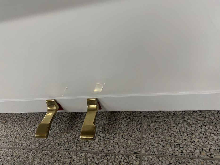 Piękne, białe pianino Grotrian Steinweg