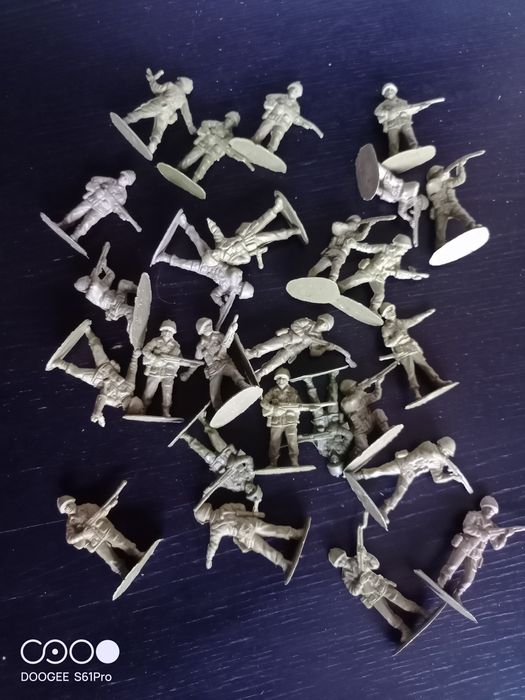 Lote soldados e western