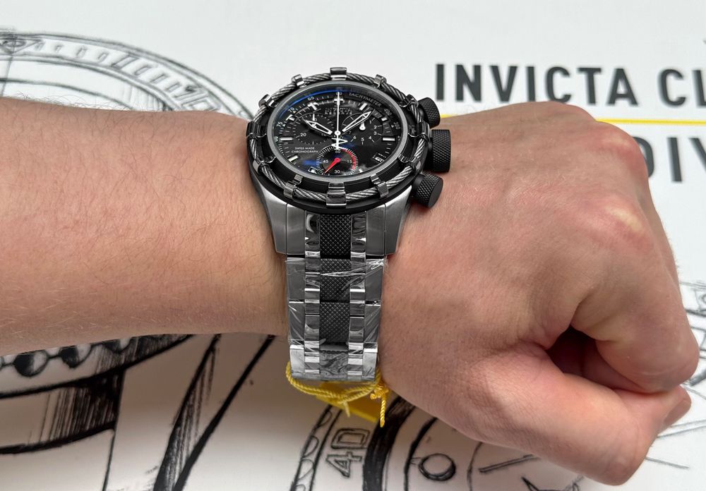 イネビタブル Годинник Invicta 5627 Reserve Bolt SWISS MADE 50 mm. 200 MT. ETA