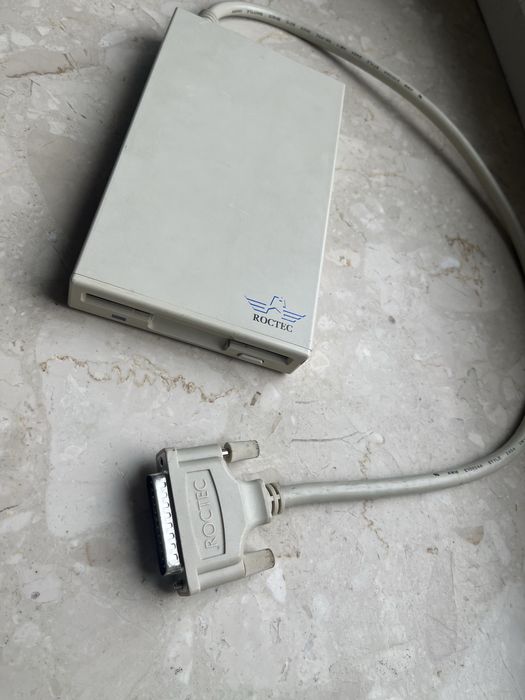 Stacja dyskietek Commodore Amiga & CDTV plomba