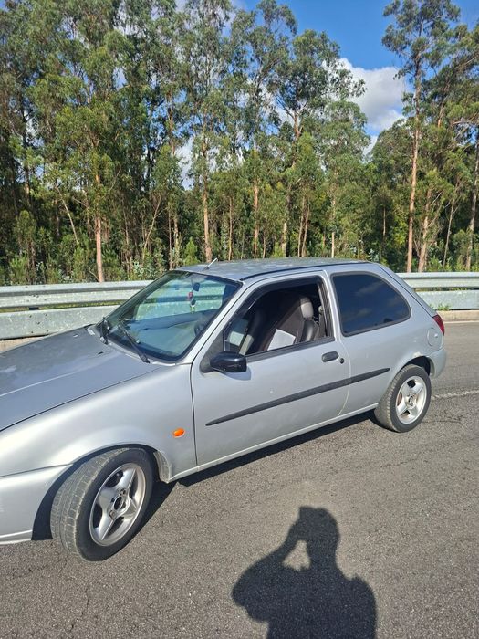 Ford fiesta 1.8D pronto a andar