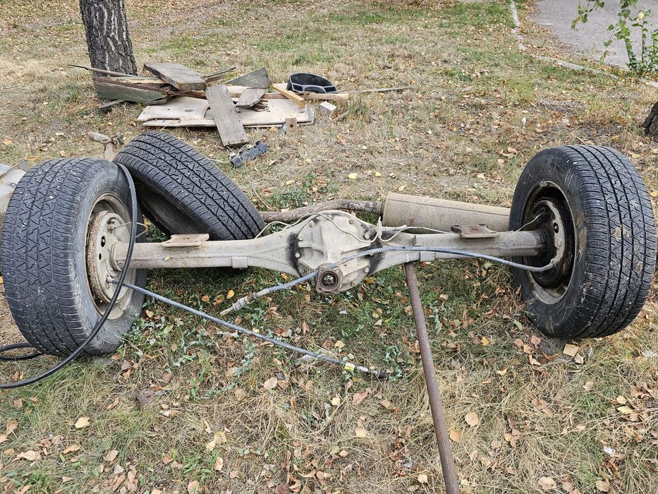 Газ 2752 "Соболь" міст задній в зборі з колесами.