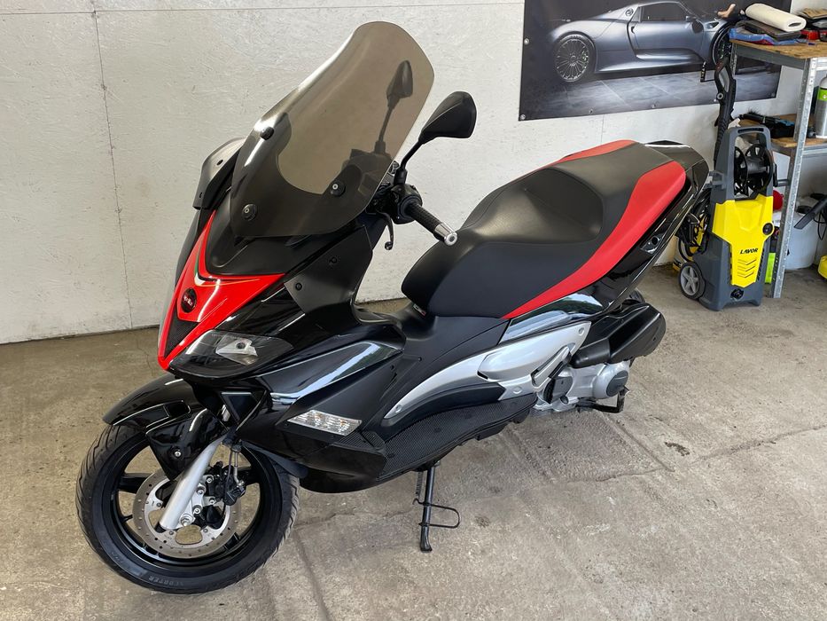 Sprzedam Aprilia SR 300 MAX z 2015r poj siln:300cm