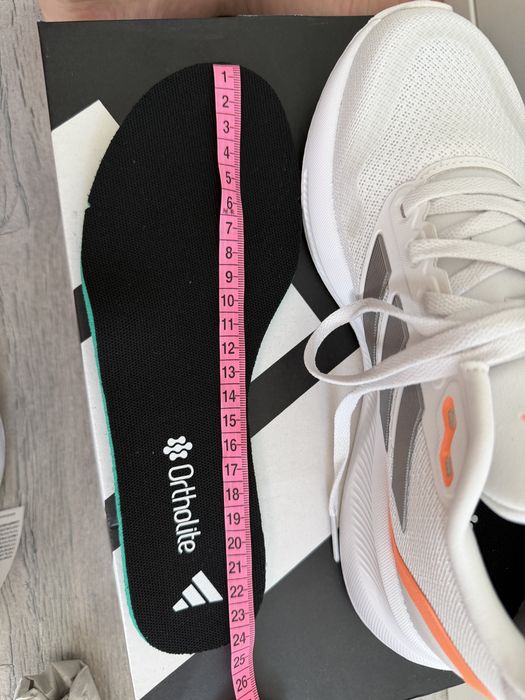 Жіночі кросівки adidas