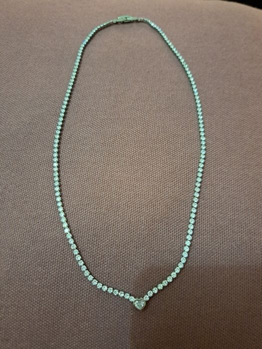 Colar em aço com zirconias