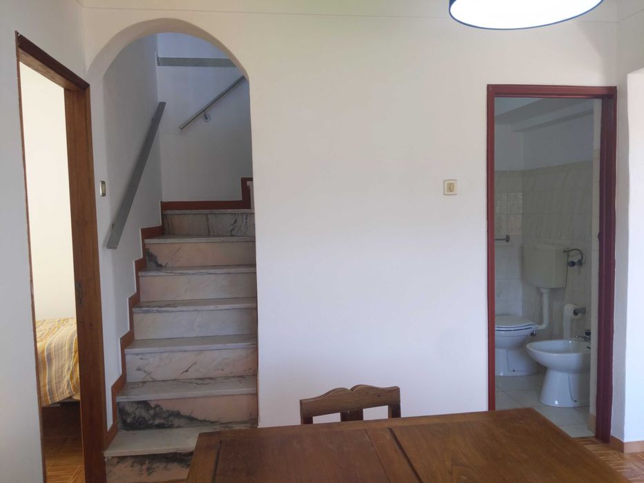 Moradia luminosa e espaçosa em Portela da Cedeira, Côja, com 2 cozinhas, duas casas de banho e vistas deslumbrantes