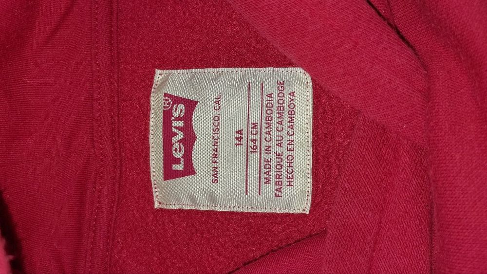 Продам кофту Levi's