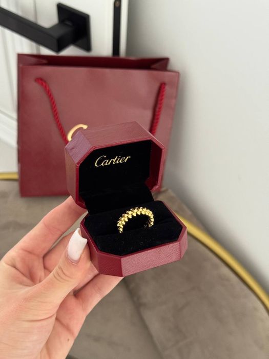 Обручка Cartier.