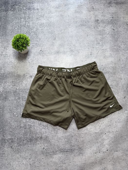 Жіночі шорти Nike Training Dri Fit Attack Shorts