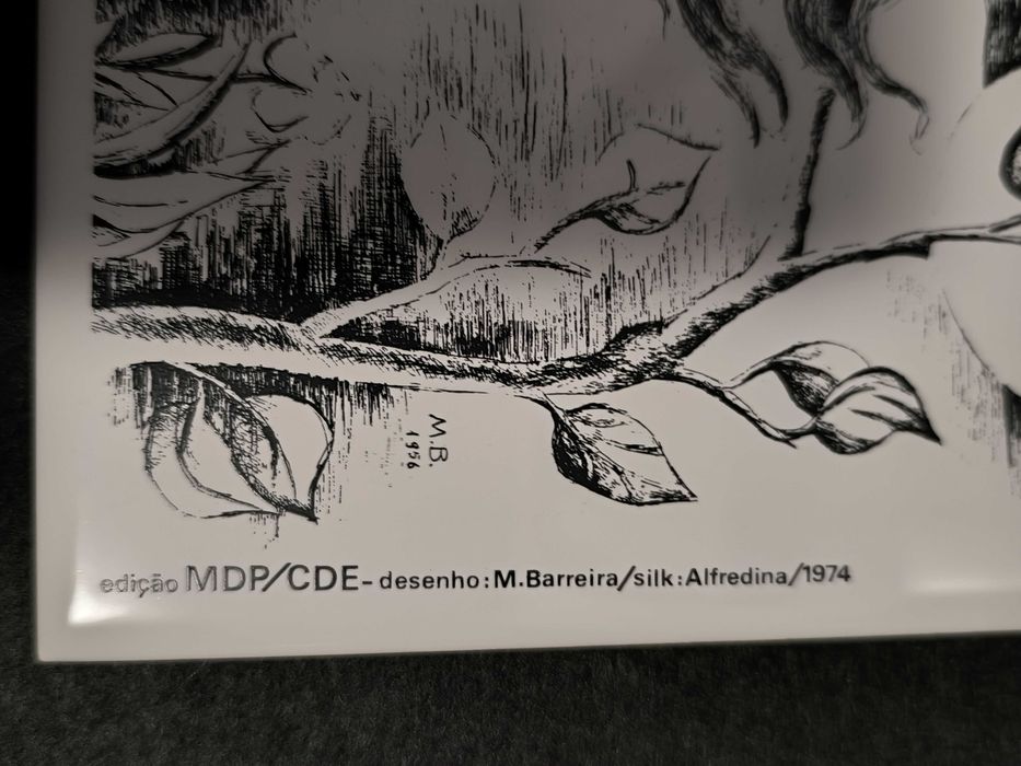 Azulejo edição MDP/CDE com desenho de Maria Barreira, 1974