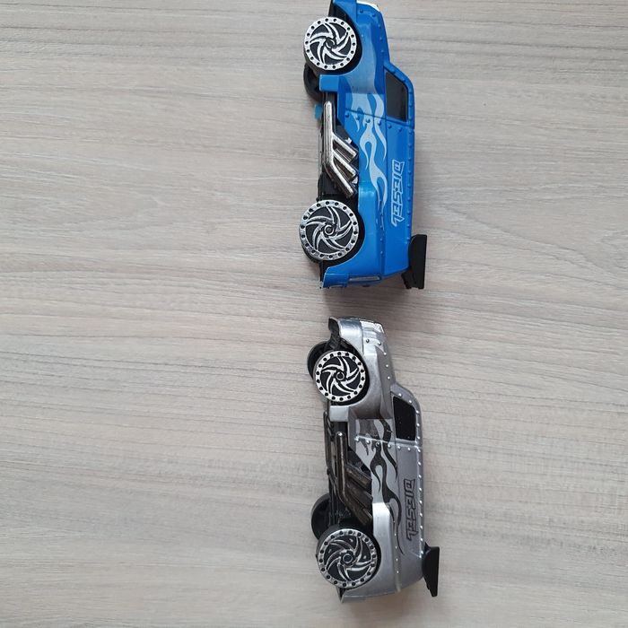 Auta, samochody, zabawki 4 szt