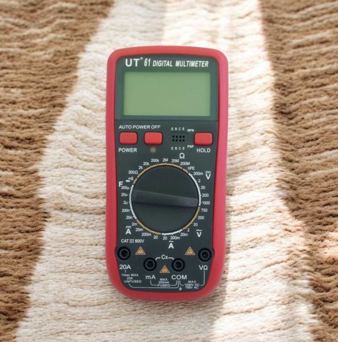 Мультиметр тестер для вимірювання напруги