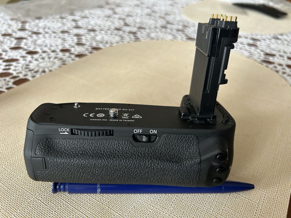 Batrypack do canon 6D mark II stan idealny