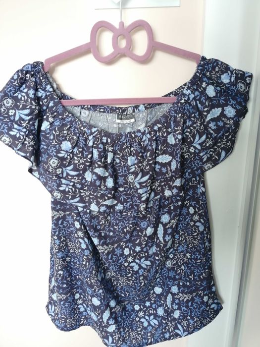 Bluzka w kwiaty off shoulder