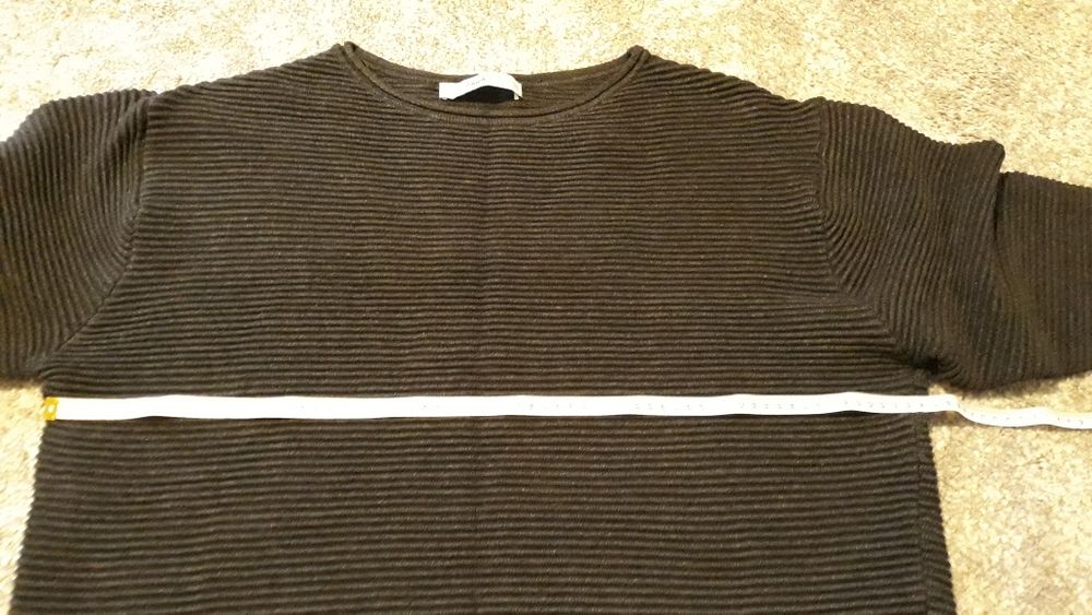 Grafitowy sweterek ZARA w prążki