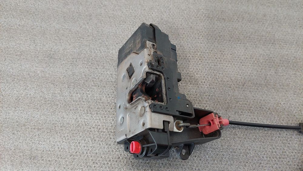 Fechadura / fecho porta trás esquerdo OPEL Astra H Caravan (L35)