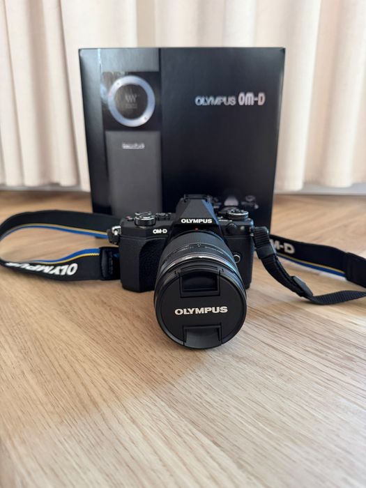 Olympus OM-D E-M5 Mark II + M.Zuiko 14–150 mm – kompletny zestaw