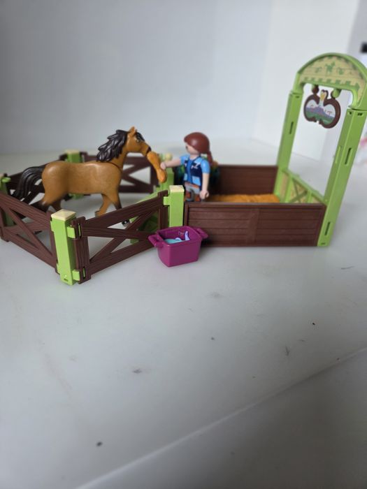Playmobil konie wybieg boks stajnia zagroda lucky I spirit