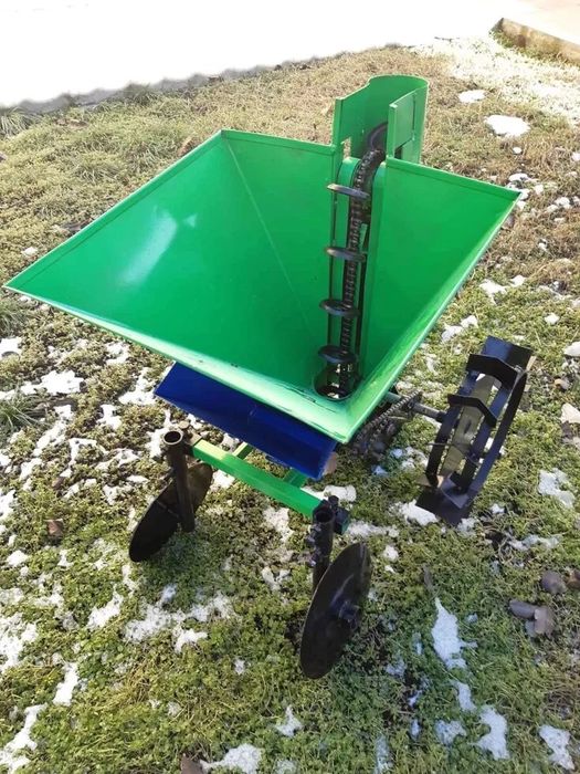 Картоплесаджанка однорядна до мотоблока8