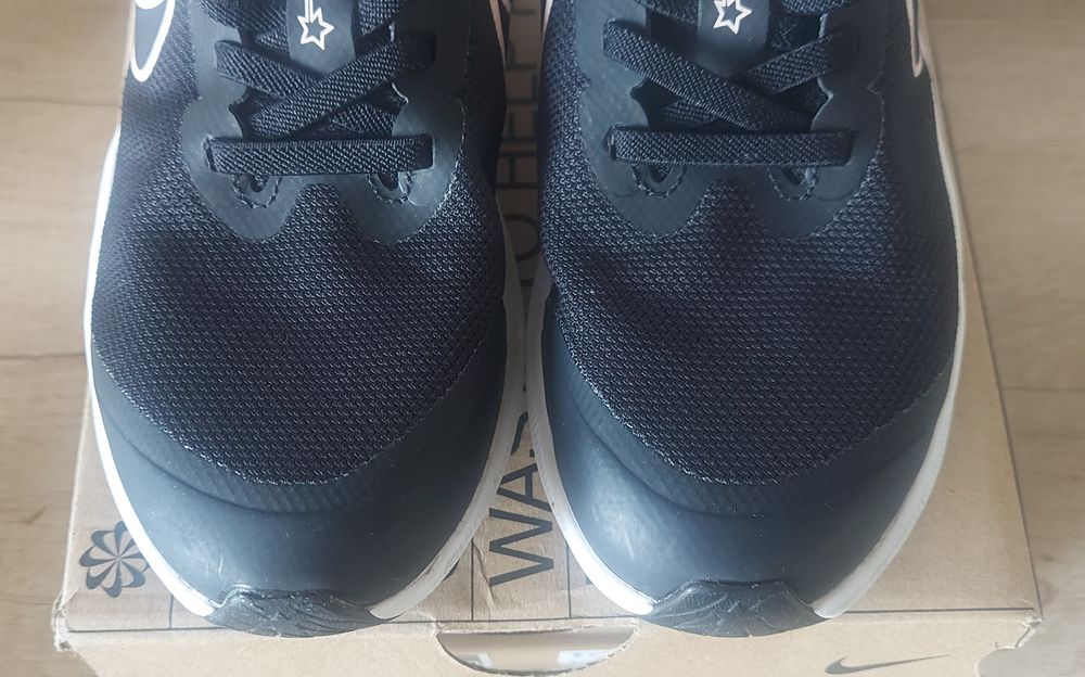 Кросівки для дівчинки Nike